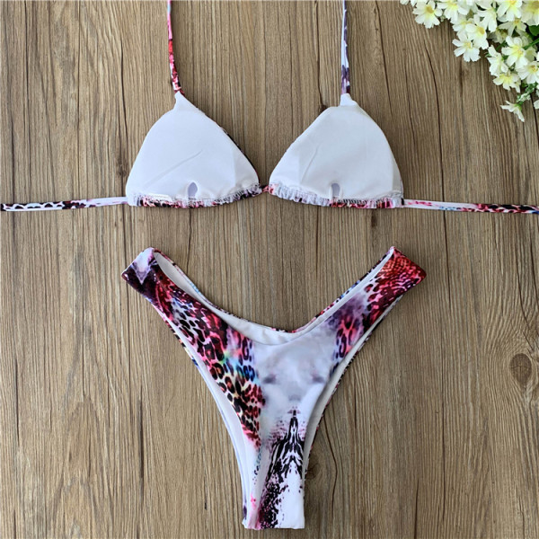 Многоцветен бански костюм с животински десен и триъгълно горнище