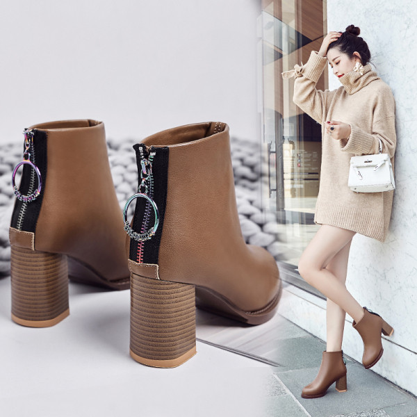 Дамски пролетно - есенни боти с дебел ток и цип