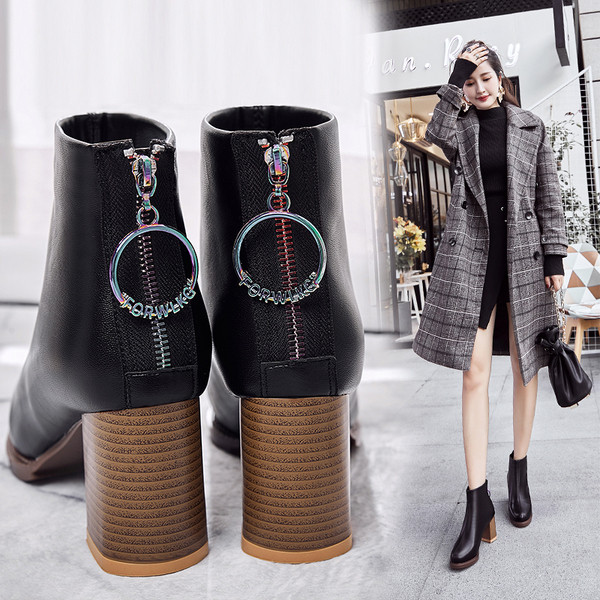 Дамски пролетно - есенни боти с дебел ток и цип