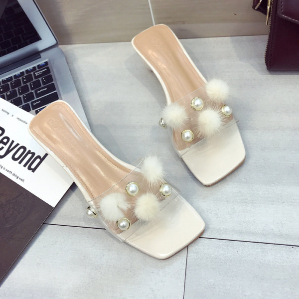 Modern női sarkú papucs pomponokkal és gyöngyökkel