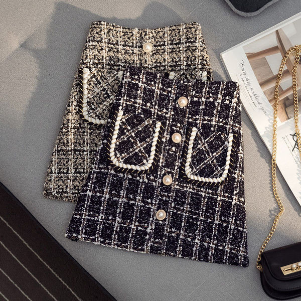 Stílusos női őszi-téli szoknya gombokkal és zsebekkel, magas derékkal