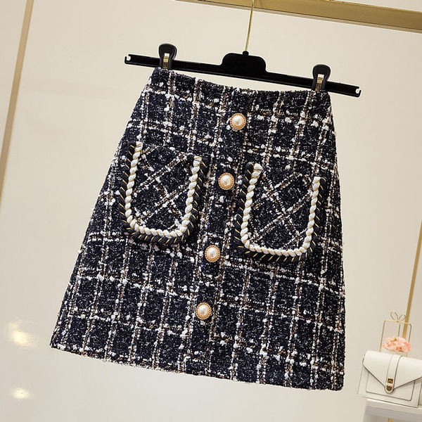 Stílusos női őszi-téli szoknya gombokkal és zsebekkel, magas derékkal