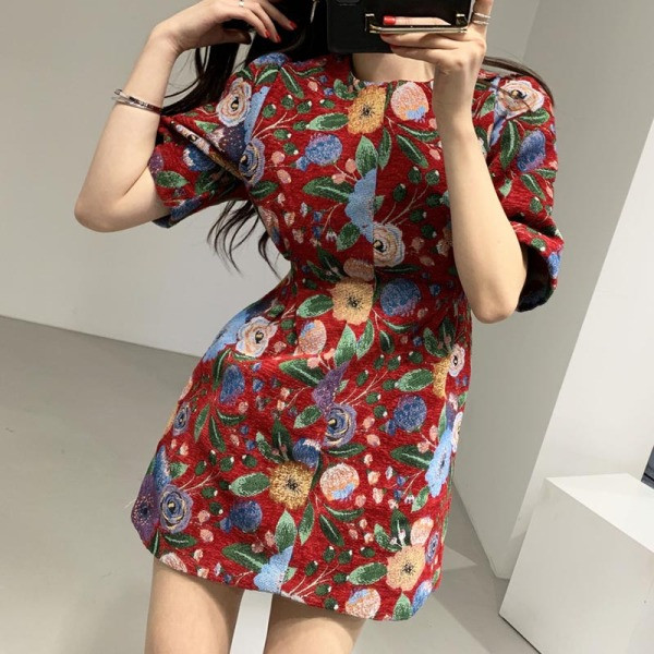 Дамска рокля с флорален десен и овално деколте - ретро стил