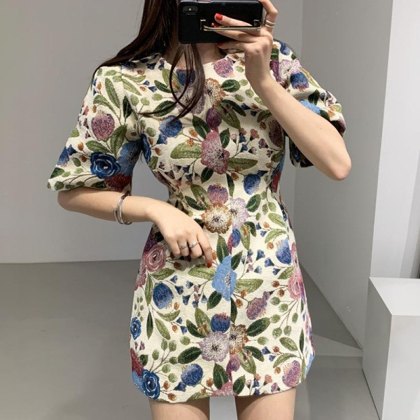 Дамска рокля с флорален десен и овално деколте - ретро стил