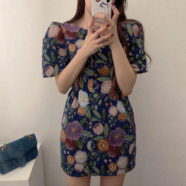 Дамска рокля с флорален десен и овално деколте - ретро стил