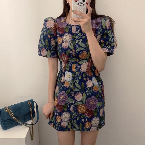 Дамска рокля с флорален десен и овално деколте - ретро стил