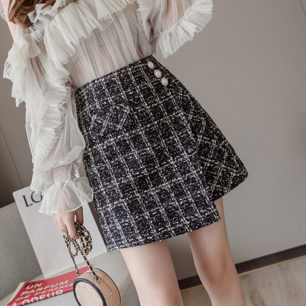 Дсмска есенно-зимна  карирана пола-панталон -асиметричен модел 