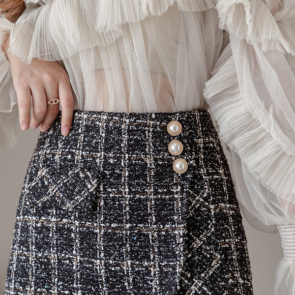 Дсмска есенно-зимна  карирана пола-панталон -асиметричен модел 