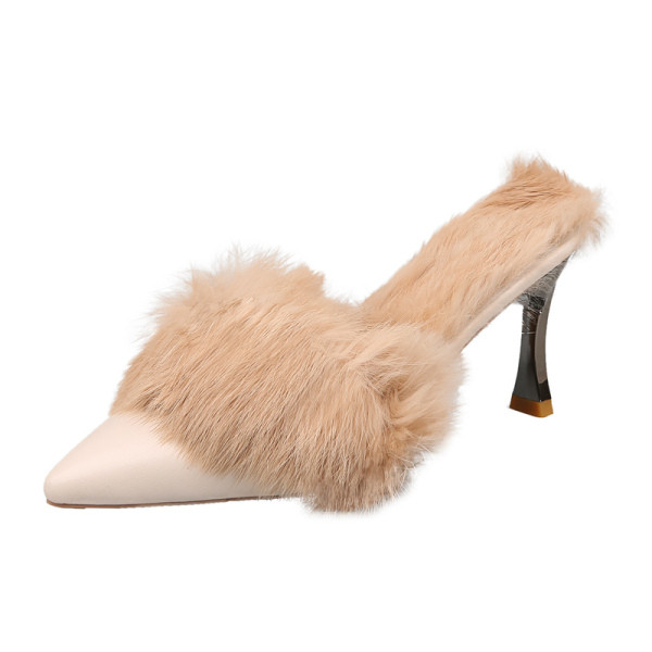 Стилни дамски чехли на ток със заострен връх и пух 