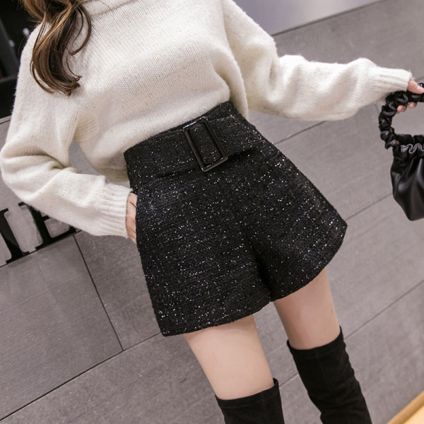 Őszi-téli rövidnadrág magas derékkal, fekete övvel