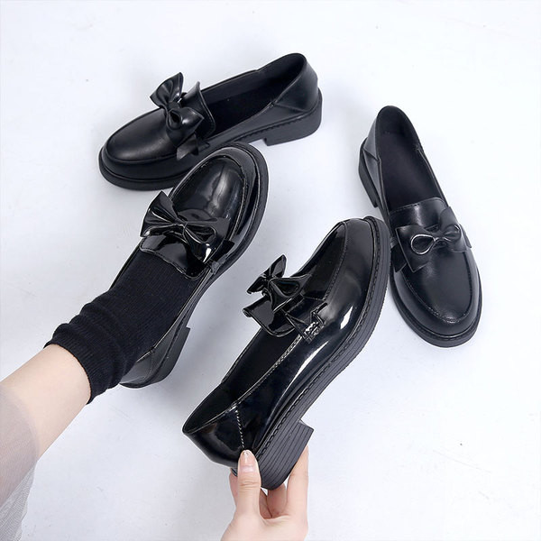 Női alkalmi cipő eco bőr szalaggal