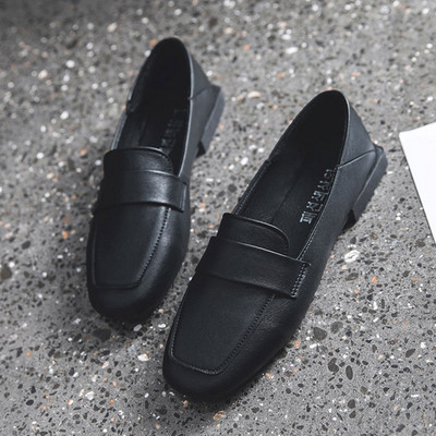 Női bőr mokaszin alacsony talpú sima modellel