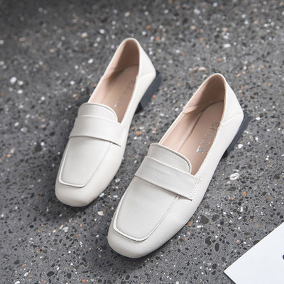 Női bőr mokaszin alacsony talpú sima modellel