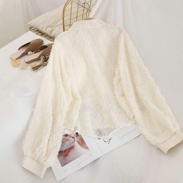 Modern női ing klasszikus gallérral és gombokkal