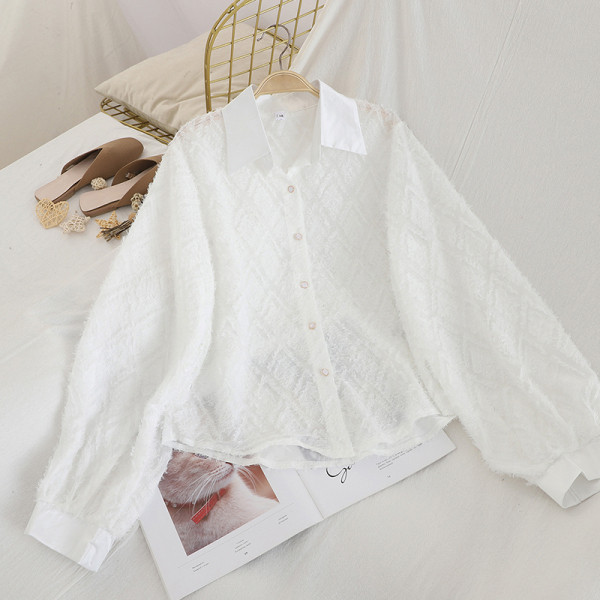 Modern női ing klasszikus gallérral és gombokkal