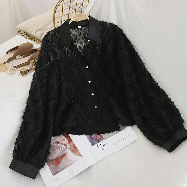 Modern női ing klasszikus gallérral és gombokkal