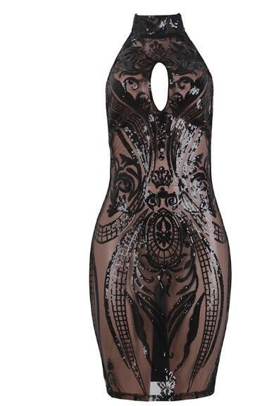 Елгантна дамска рокля с гол гръб и пайети в черен цвят