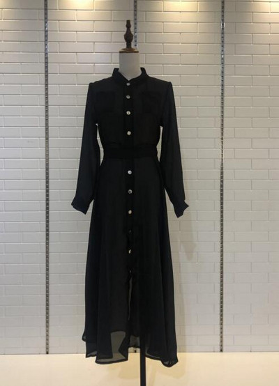 Moderna ženska duga haljina s gumbima i vezicama u struku