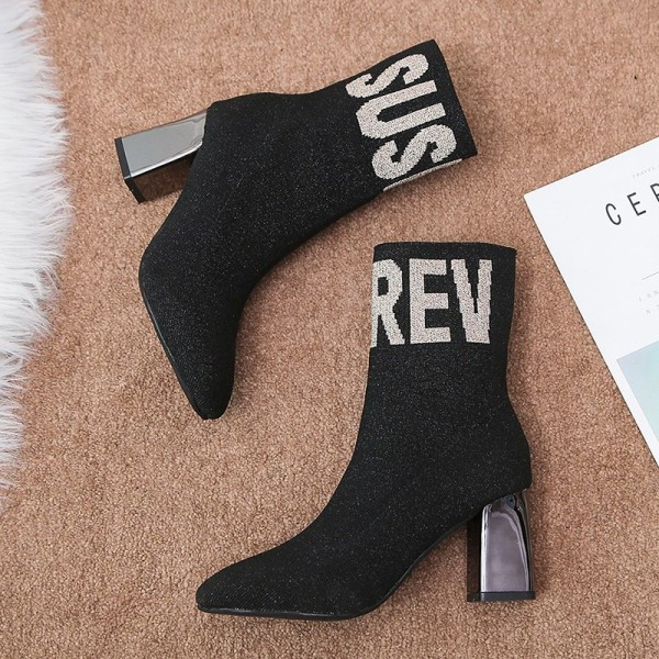 Модерни дамски боти с дебел ток тип чорапи