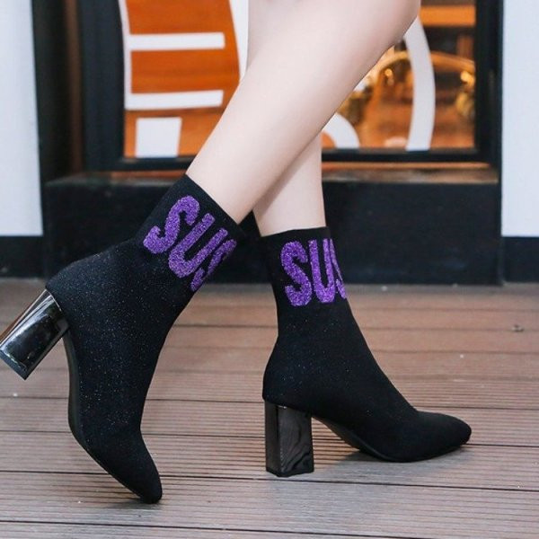 Модерни дамски боти с дебел ток тип чорапи