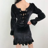 Модерна дамска рокля с квадратно деколте,връзки и лотос ръкави