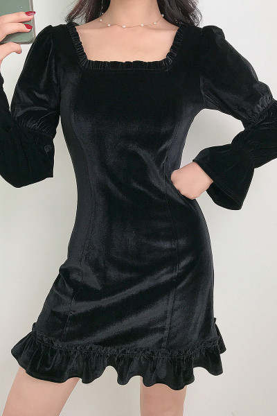 Модерна дамска рокля с квадратно деколте,връзки и лотос ръкави