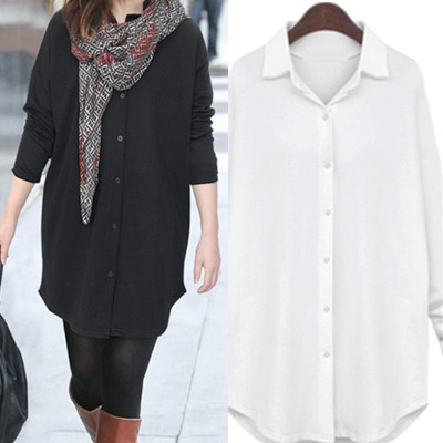 Alkalmi női hosszú ing gombokkal és klasszikus gallérral