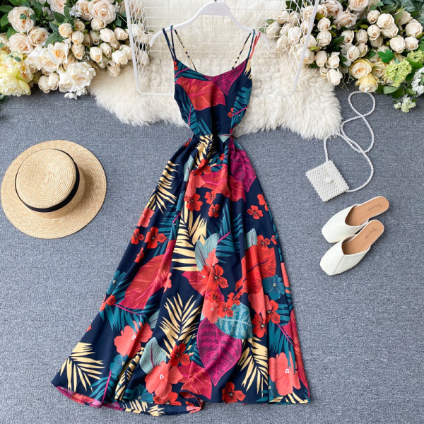 Дълга дамска рокля с флорален десен и тънки презрамки