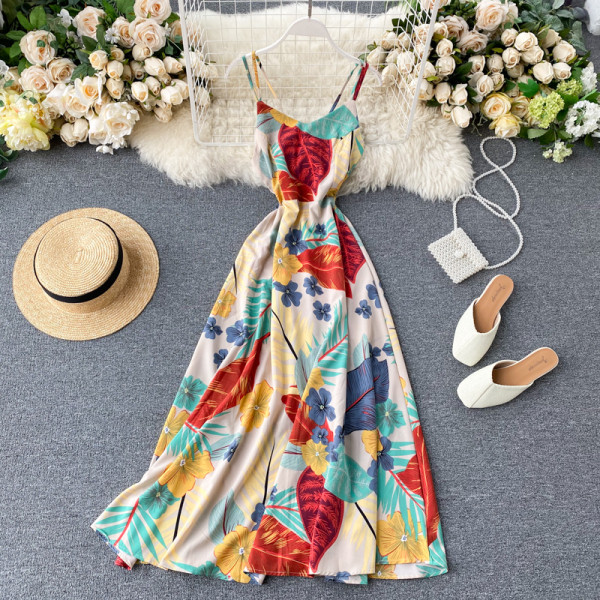 Дълга дамска рокля с флорален десен и тънки презрамки