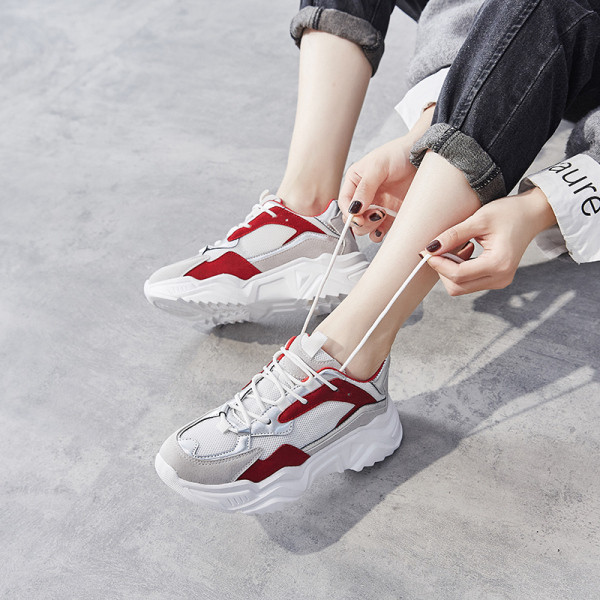 Naiste vabaaja kahevärvilised kõrge tallaga tossud