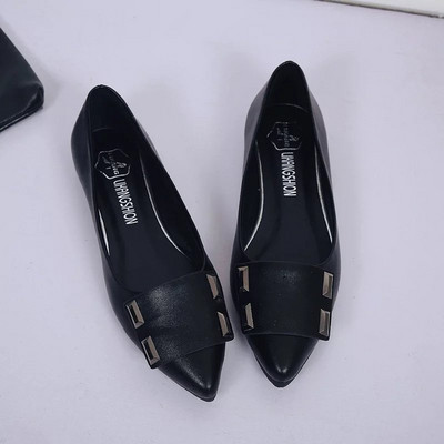 Дамски ежедневни обувки заострен модел от еко кожа