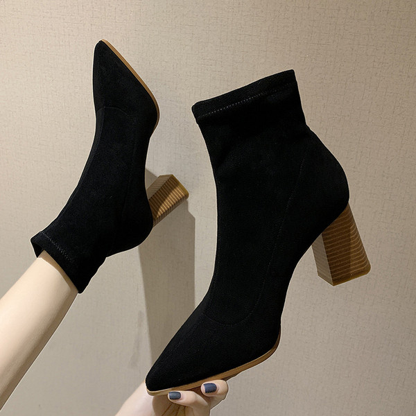 Заострен модел дамски боти с висок дебел ток - тип чорапи