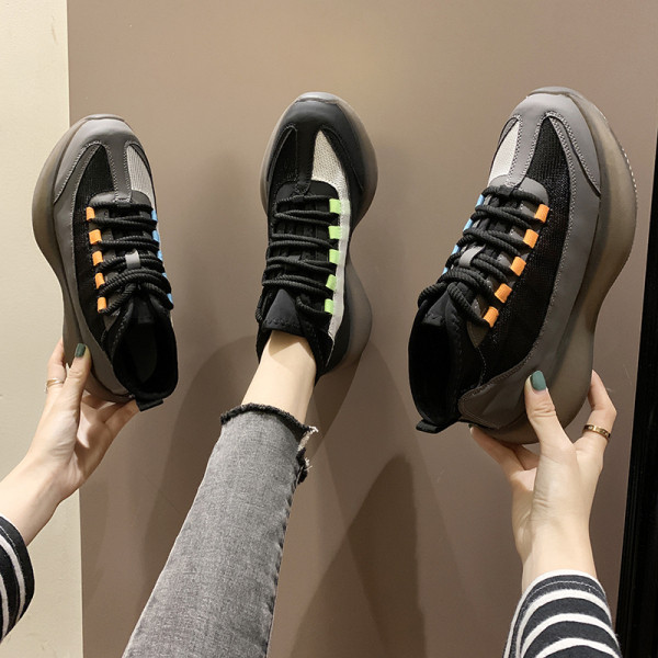 Alkalmi női tornacipő