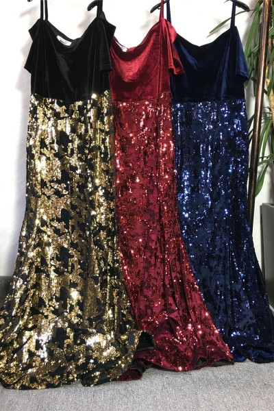 Stiilne paljaste õlgade ja litritega naiste pikk kleit