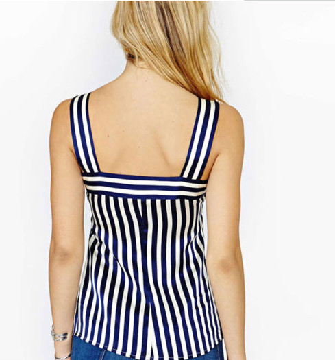 Laiade rihmadega igapäevane naiste triibuline topp