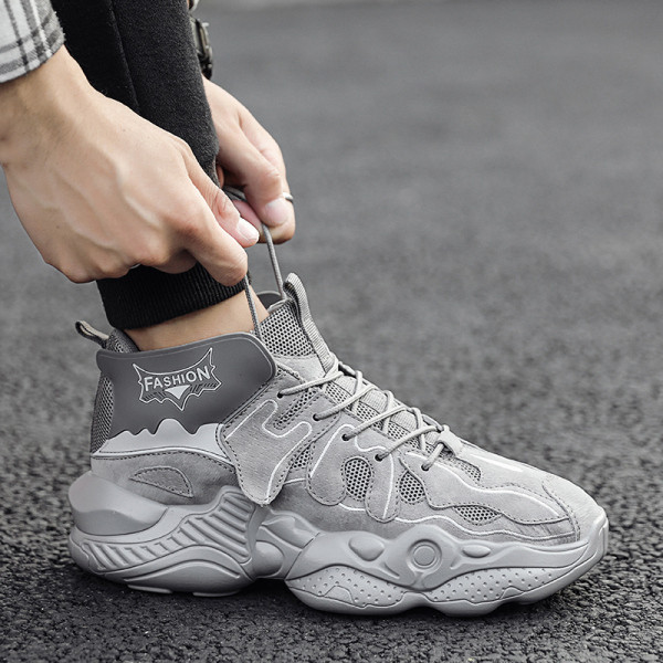 Moodsad kareda tallaga ökoseemisnahast ja tekstiilist meeste tossud