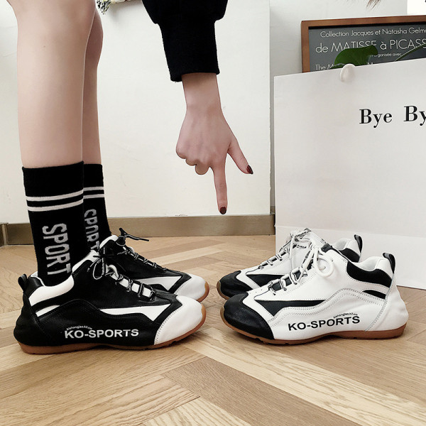 Alkalmi női tornacipő fűzővel