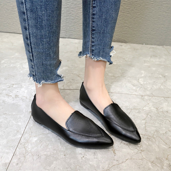 Női cipő alacsony talppal hegyes modell öko bőrből