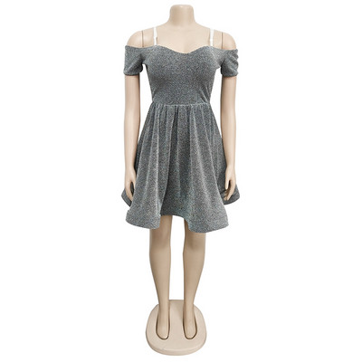 Μοντέρνο γυναικείο φόρεμα με κομψό αποτέλεσμα 