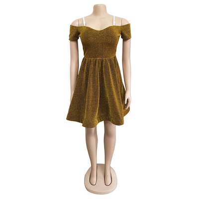 Μοντέρνο γυναικείο φόρεμα με κομψό αποτέλεσμα 