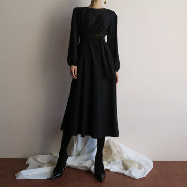 Stiilne naiste kleidi pikk mudel vöökohaga