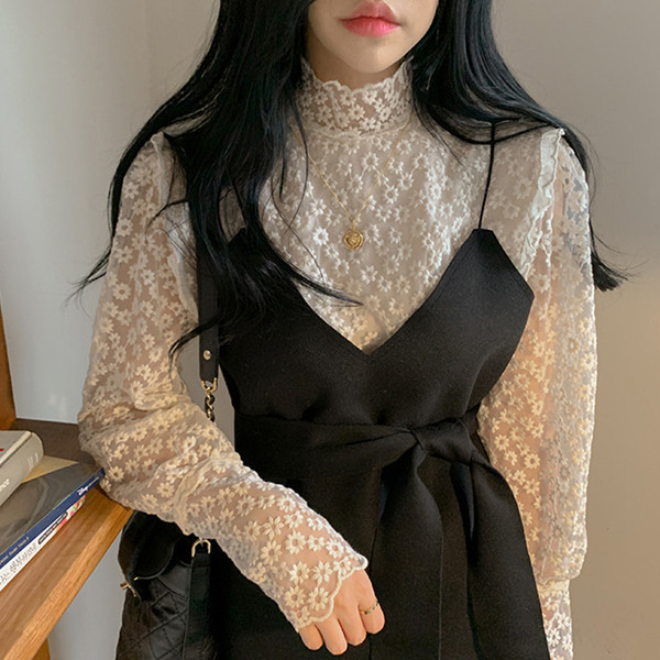 UUS Moodne naiste kleit spitsikaelusega ja õhukeste rihmadega