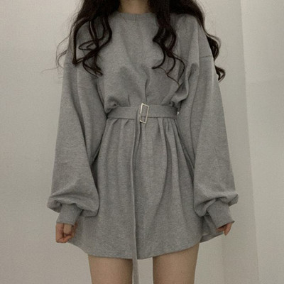 Ежедневна дамска рокля с дълъг ръкав и колан на талията с обло деколте