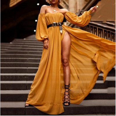 Модерна дамска рокля с голи рамене,цепка и дълъг ръкав