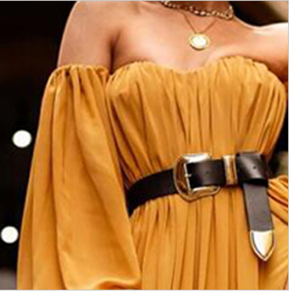 Moderna ženska haljina golih ramena, proreza i dugih rukava