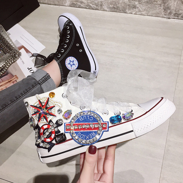 Ежедневни дамски кецове с бродерия, камъни, апликации и връзки от тюл 