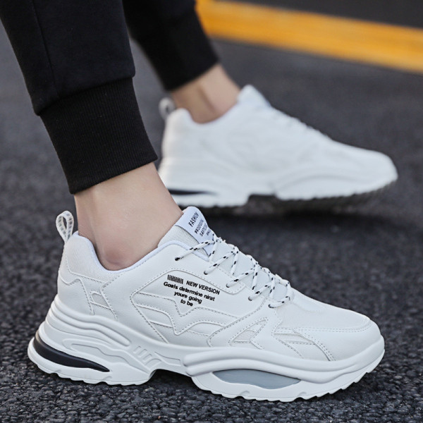 Kareda tallaga ökonahast meeste modernsed tossud