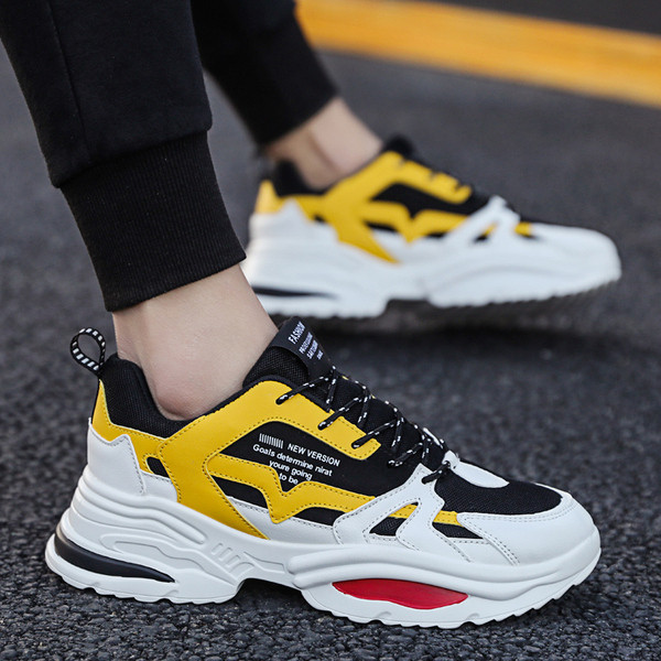 Kareda tallaga ökonahast meeste modernsed tossud