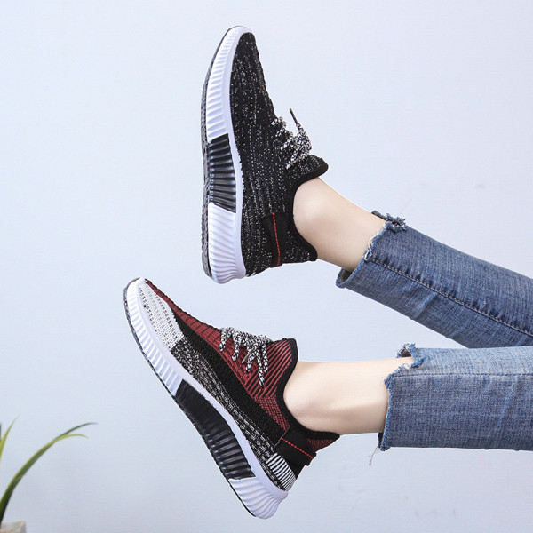 Mitmevärvilised naiste võrktossud