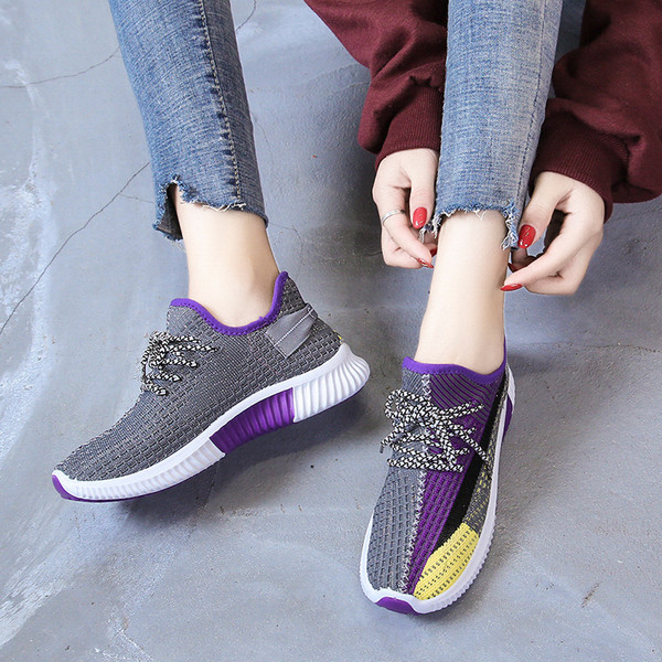 Mitmevärvilised naiste võrktossud